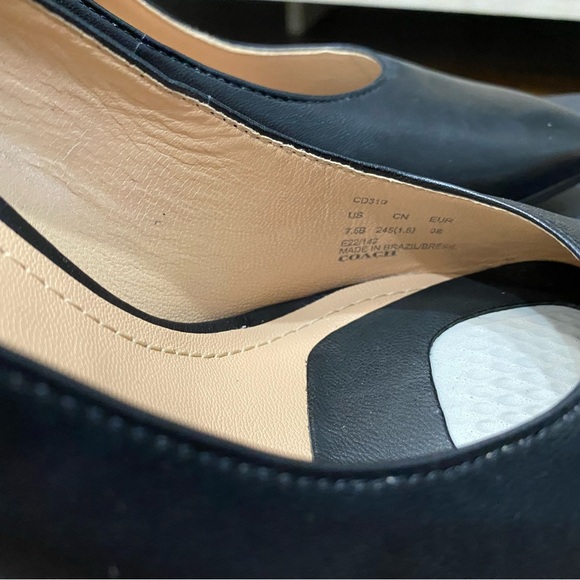 COACH - Two Pairs of Brand New
Skyler Pumps - Size 7.5 - Picture 3 of 12